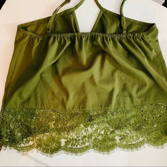 TOBI / Olive Green Lace Crop Camisole - Picture 6 of 8